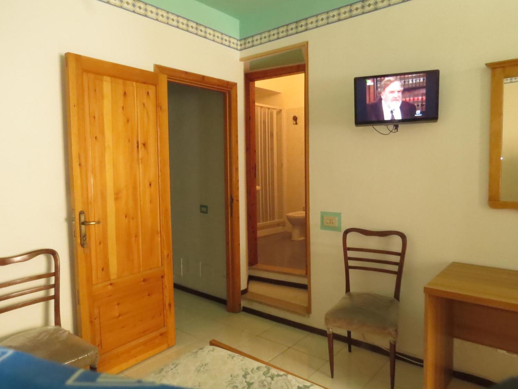 Chambre Double ou Lits Jumeaux avec Salle de Bains Privative