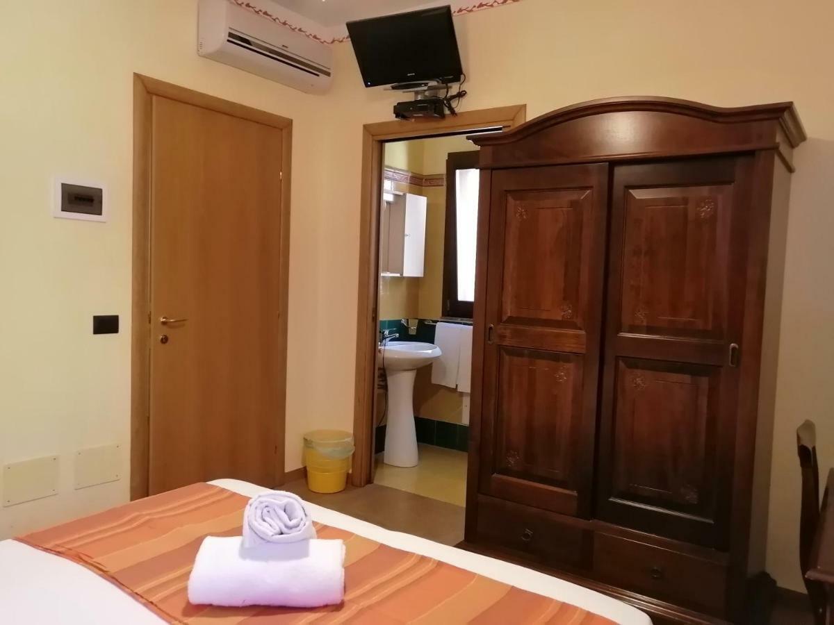 Double Room Private Bathroom