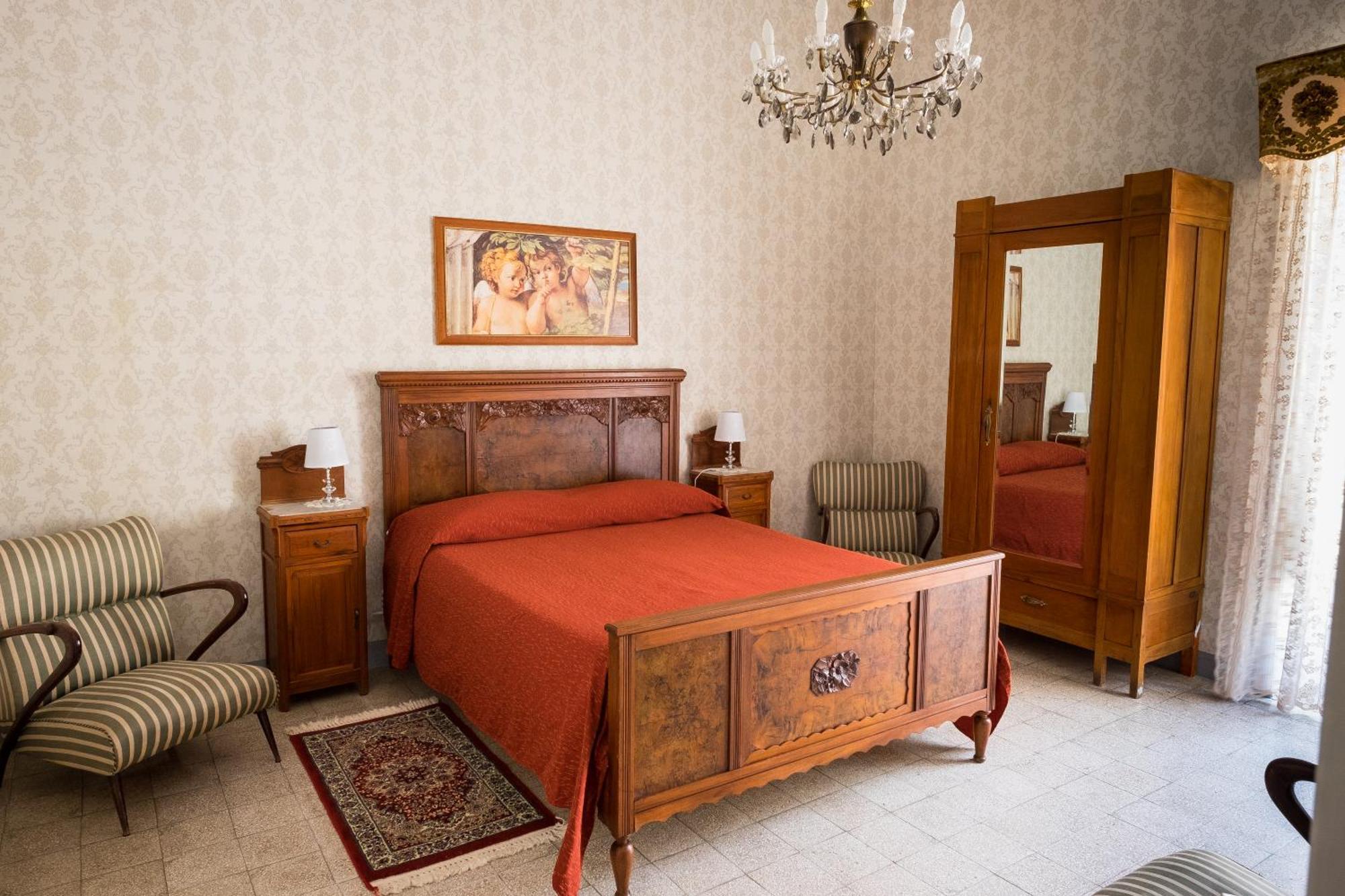 Double Room Private Bathroom