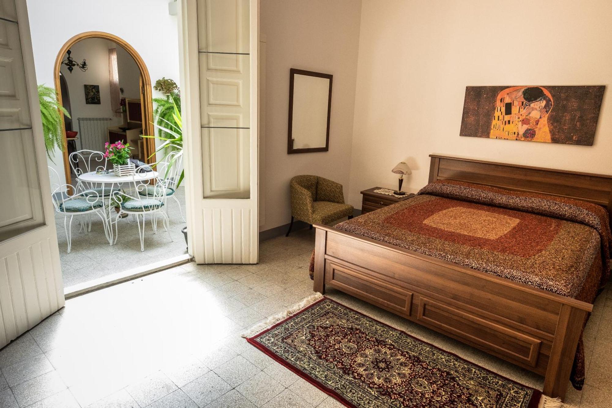 Double Room Private Bathroom