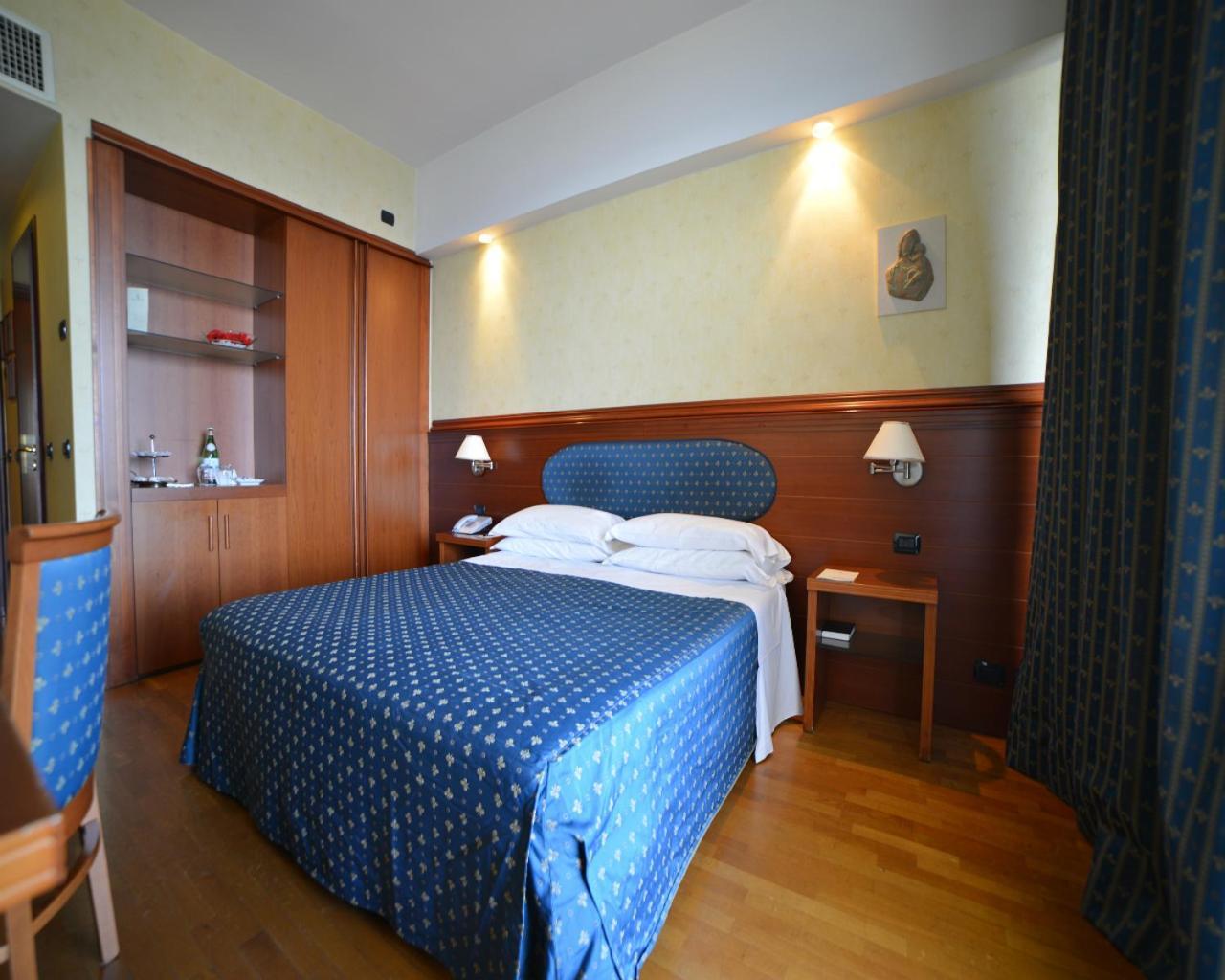 Superior Double or Twin Room Sea View