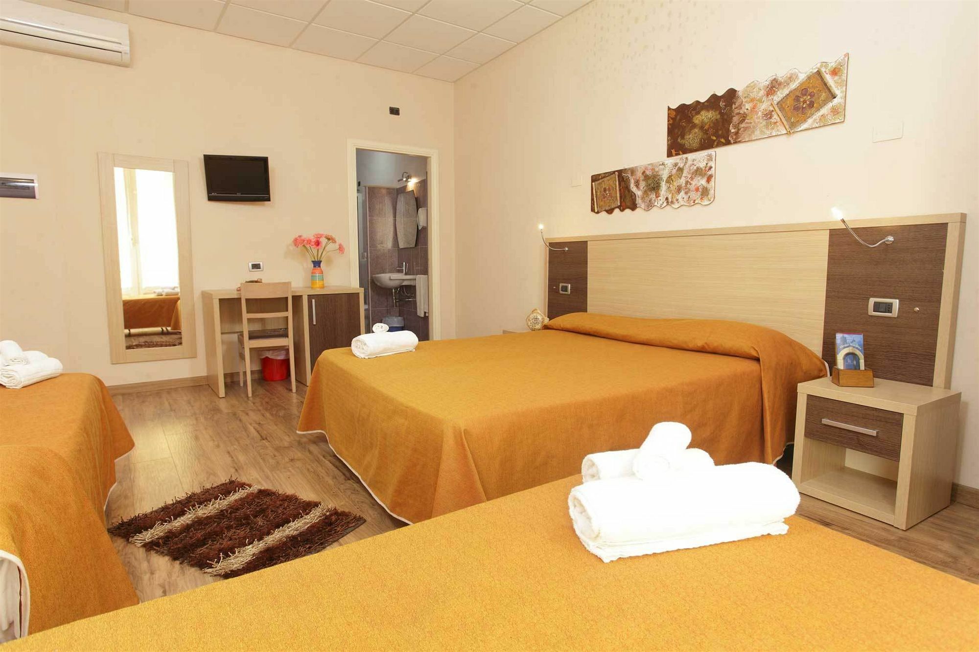 Triple Room