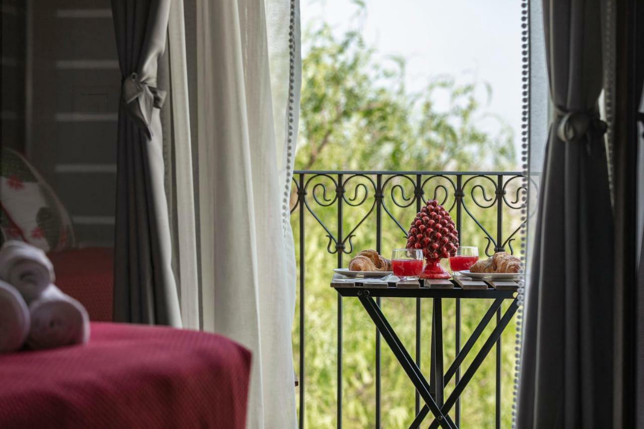Deluxe Double Room with Balcony and Sea View