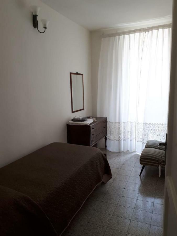 Single Room Private External Bathroom