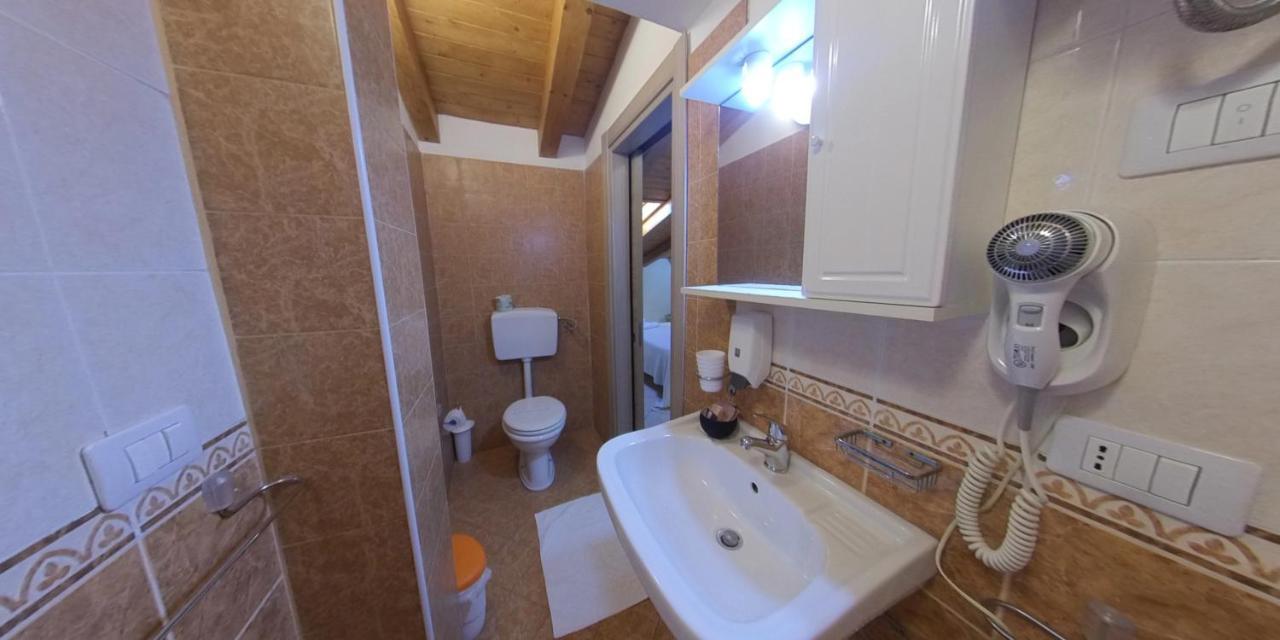 Double Room,978793630:JPEG