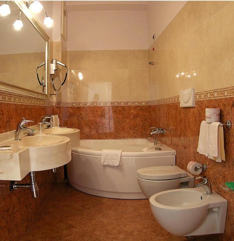 Double Room with Sea View,81487836:JPEG