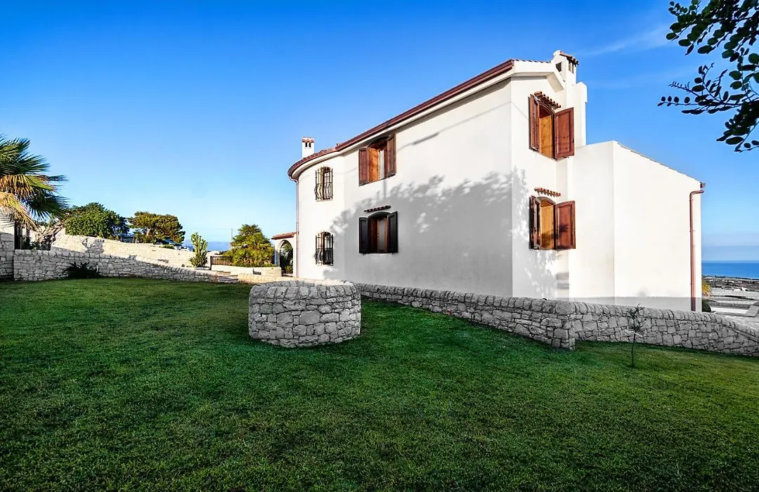 Villa Domus Petraianca-1