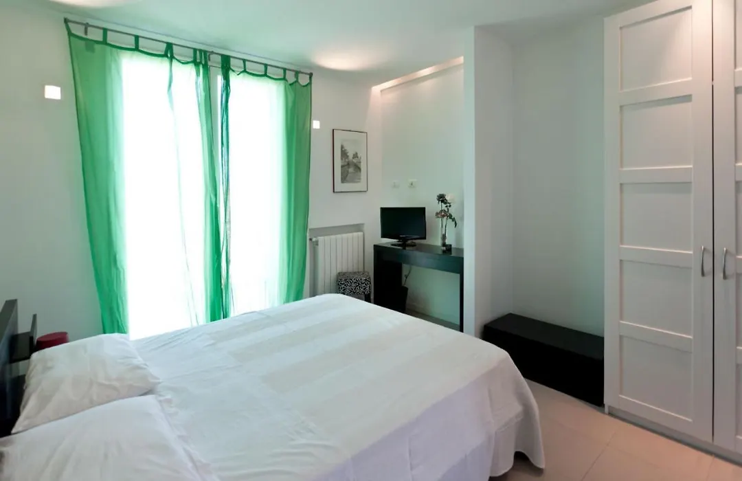 Malusi B&B-1