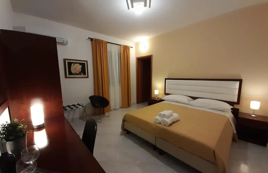Siracusa Breakfast & Rooms-1