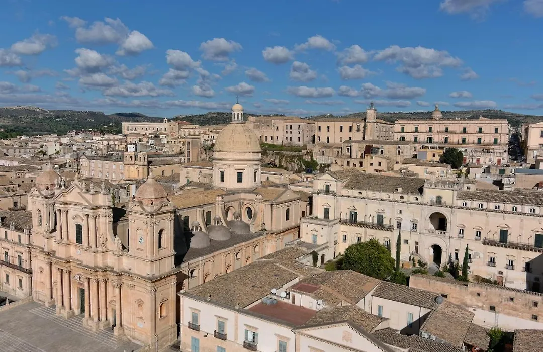 Palazzo Trigona Dependance-1