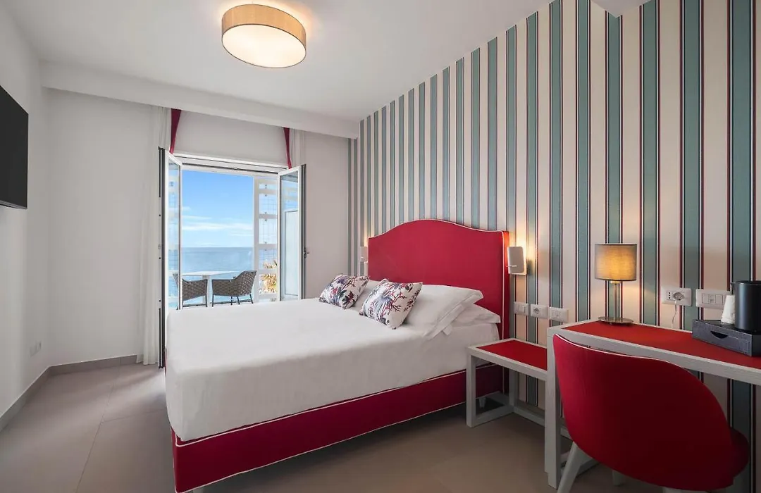 Seaside Hotel-1