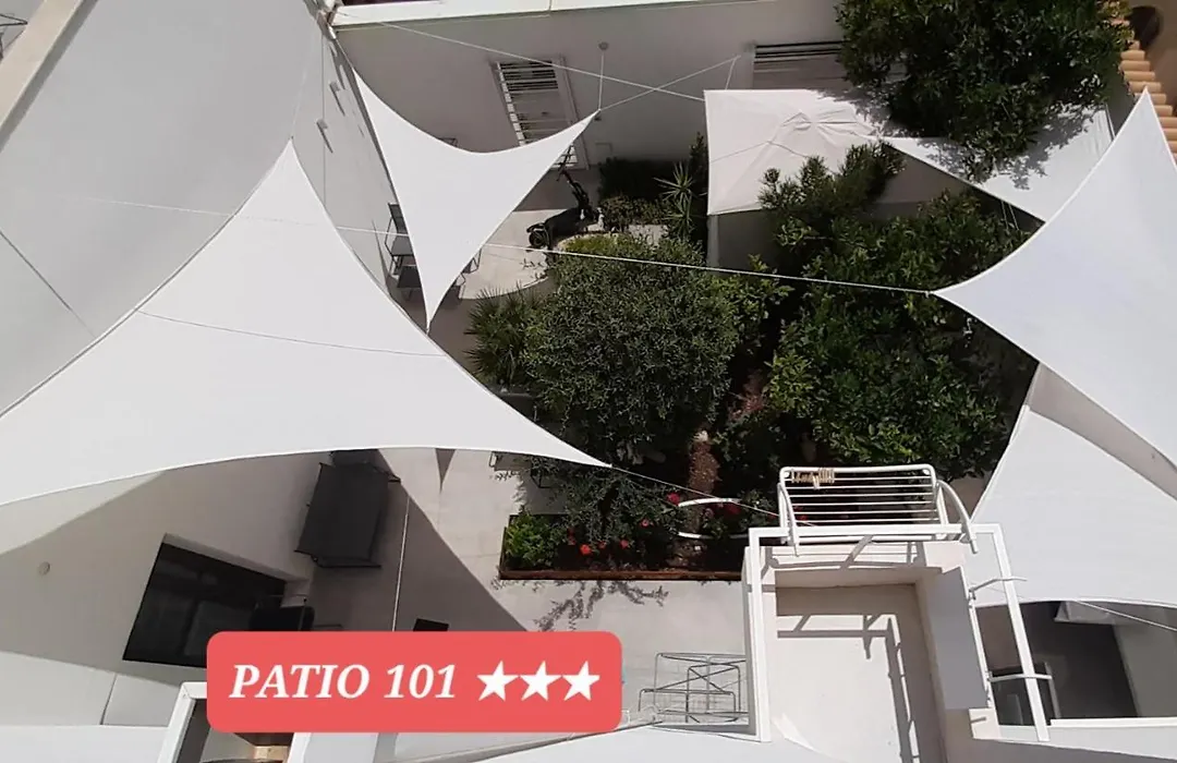 Patio 101 " Exclusive " B&B Boutique-1