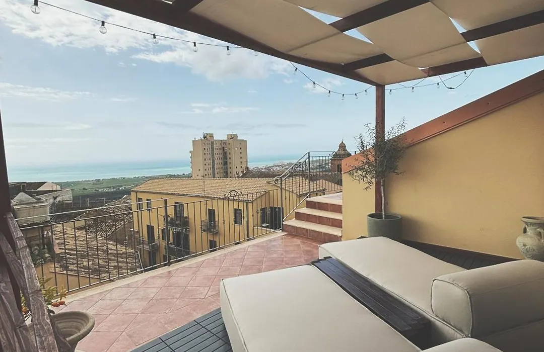 La Mennulara La terrazza del centro storico-1