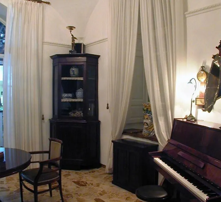 Hotel Villa Augustus-1