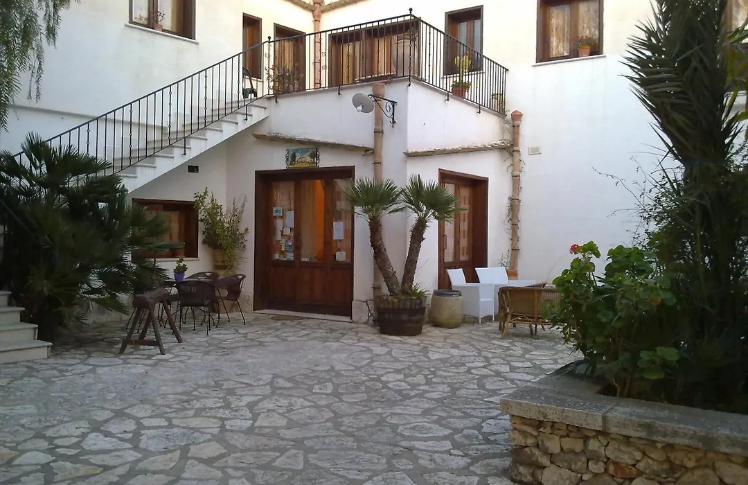 Hotel Il Cortile-1