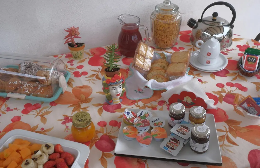 Daphne B&B-1