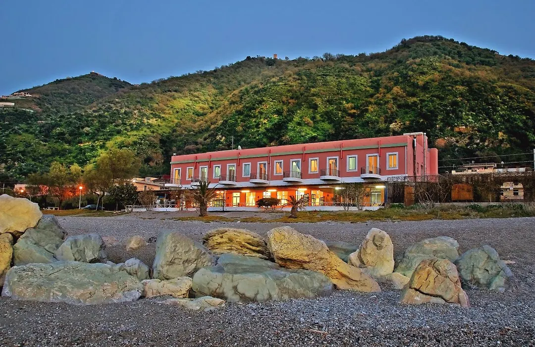 Hotel Ristorante La Scogliera - Nuova Gestione-1