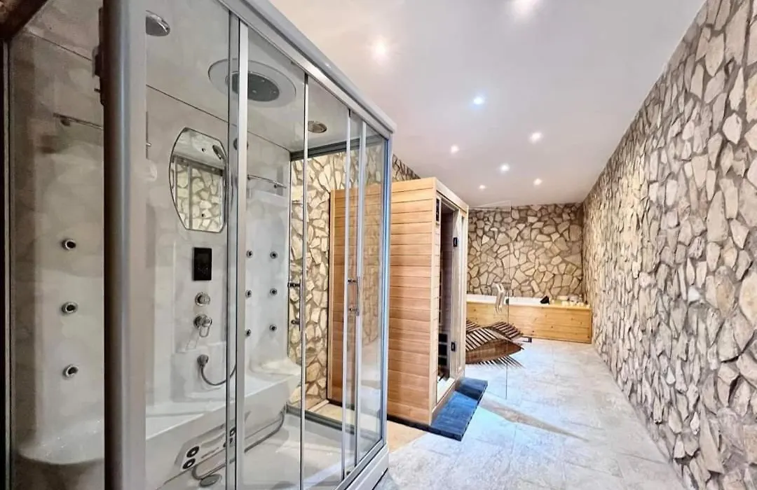Spa Suite 21-1