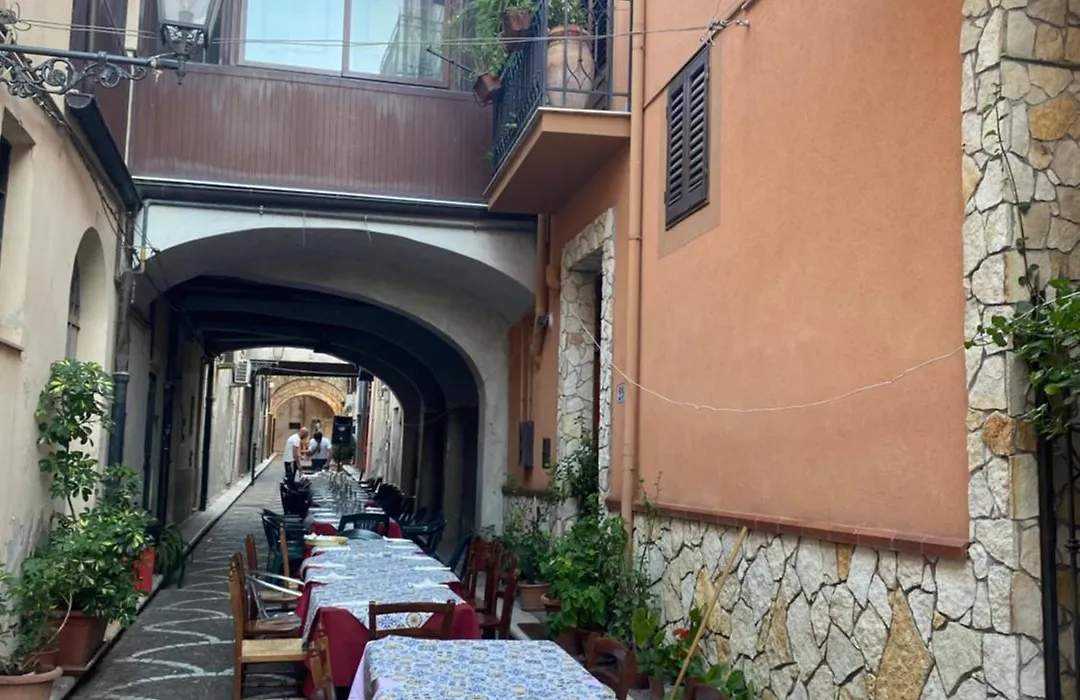 Sutta L'Archi-1