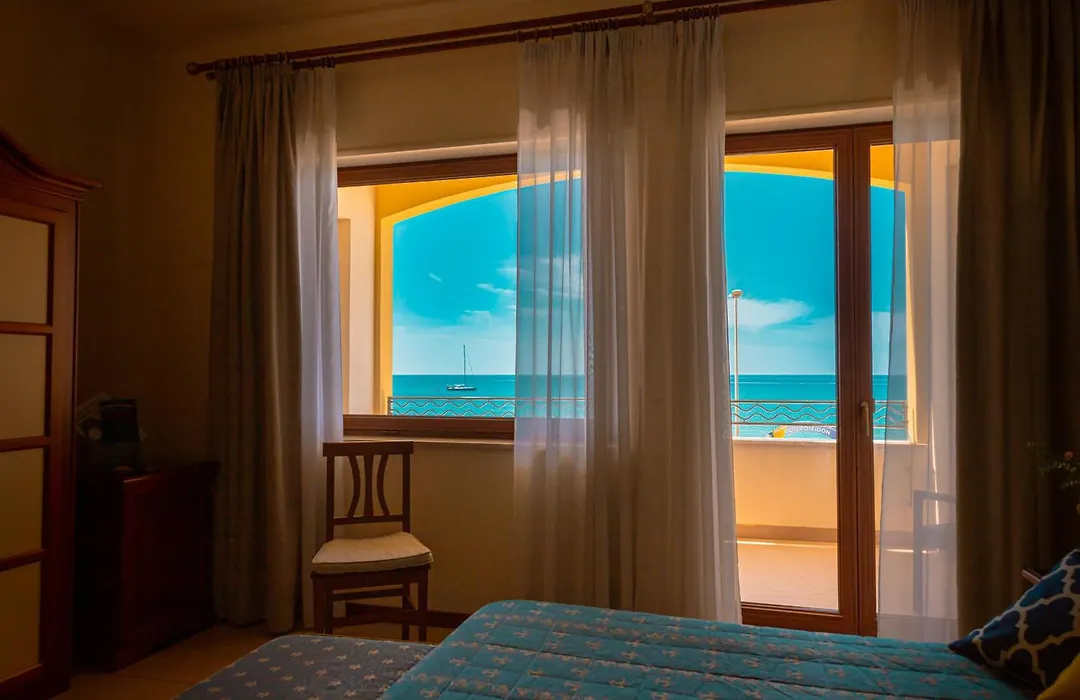 Hotel Riva Del Sole-1