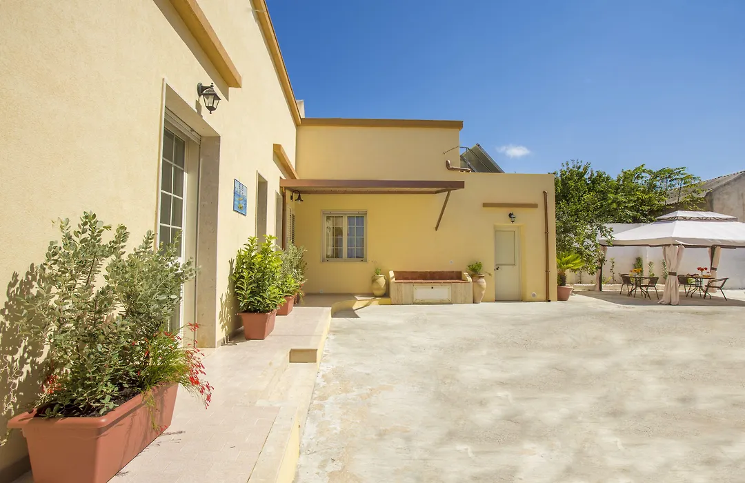 B&B Isole Dello Stagnone-1
