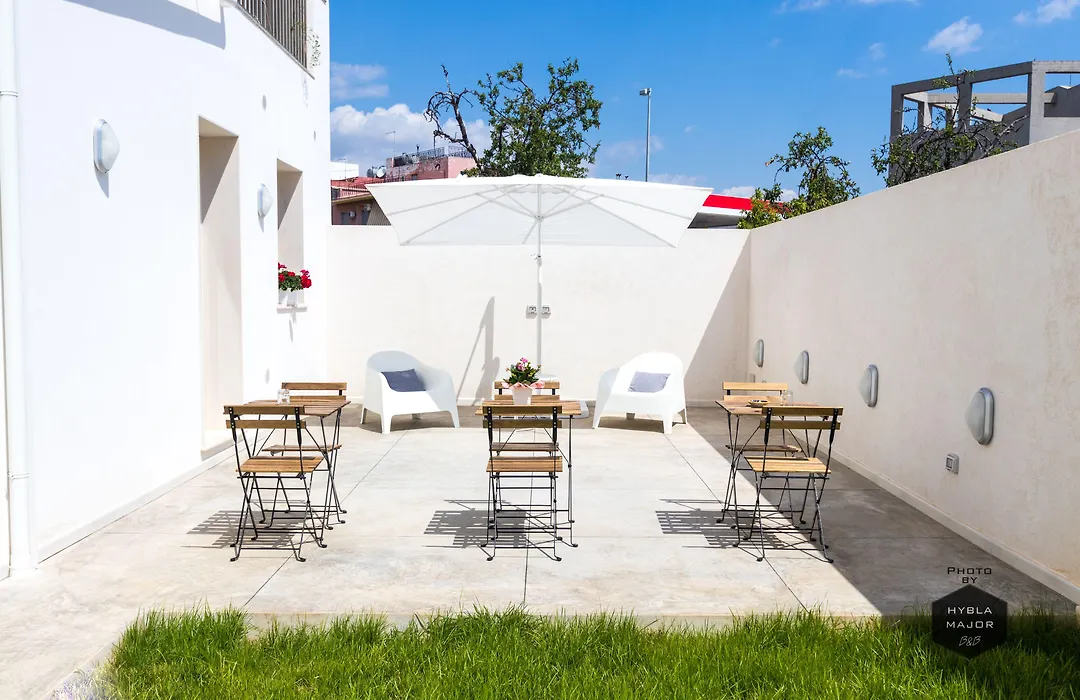 Hybla Major B&B-1