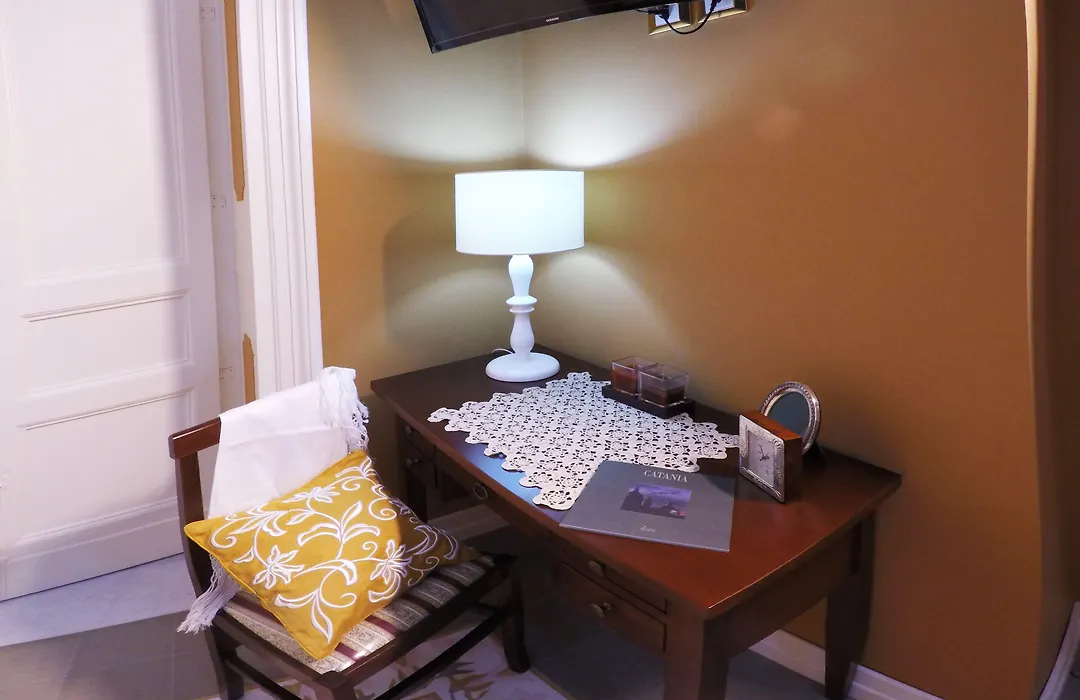 Art Fashion House Luxury Rooms-1