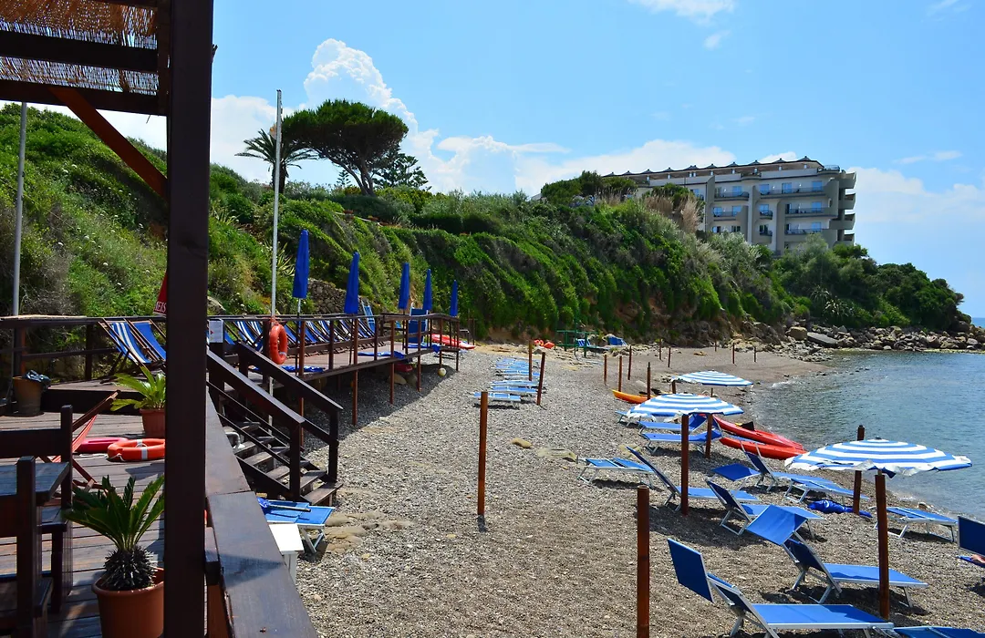 Carlton Hotel Riviera-1