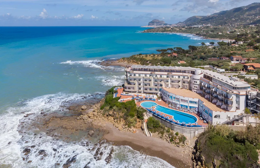 Carlton Hotel Riviera-1