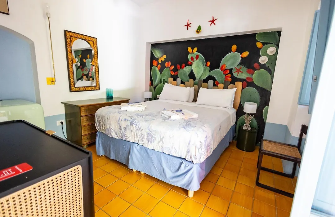 Art B&B-1