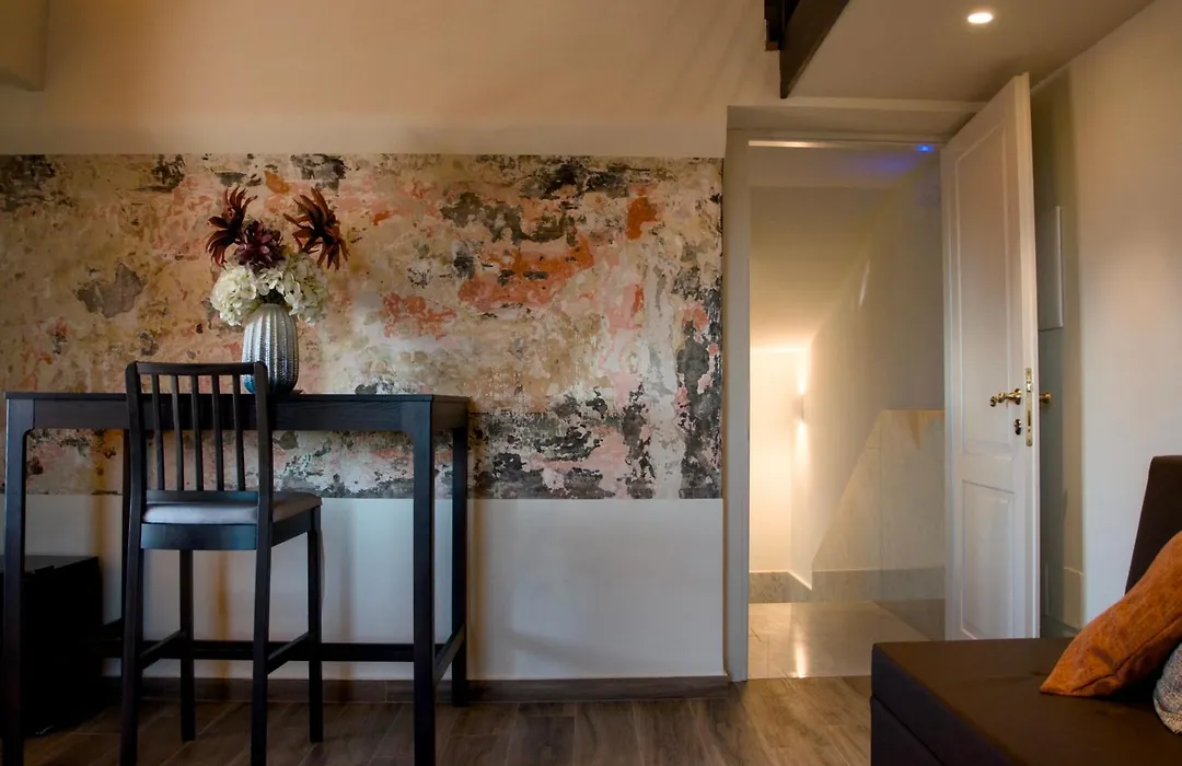 Palazzo Fiammingo Rooms-1