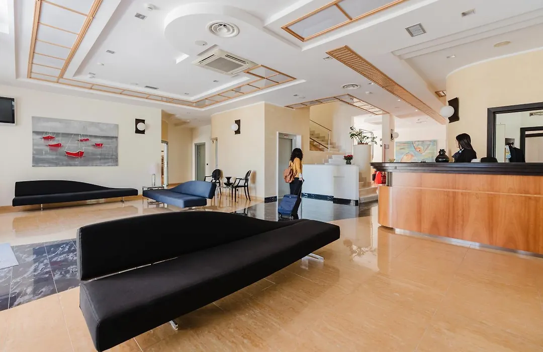 Cerri Hotel-1