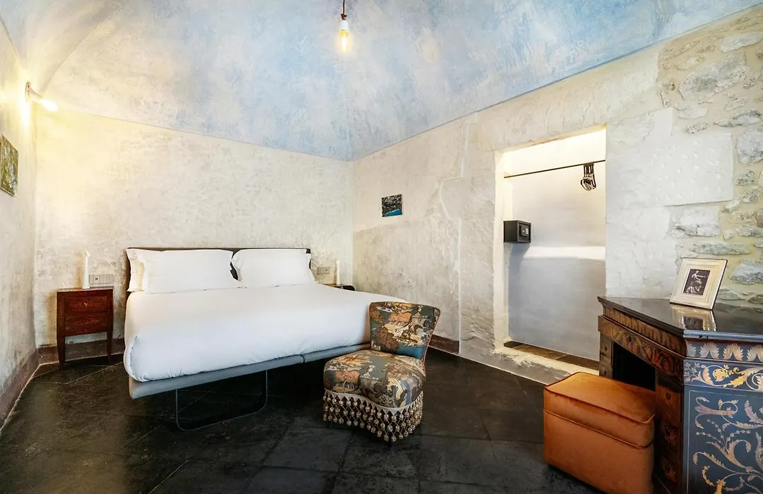 P43 Sicilian Suites-1