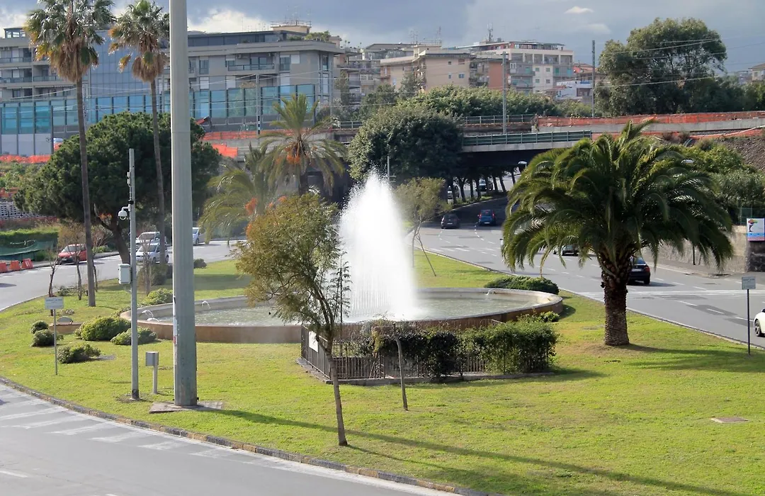 Baia Di Ognina-1