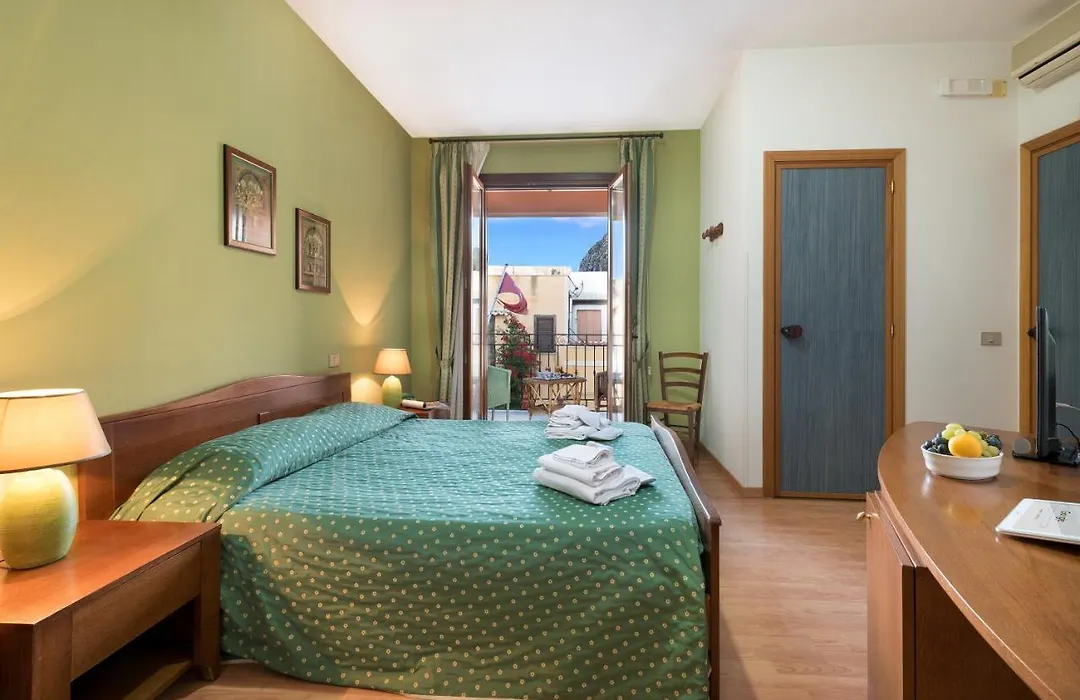 Hotel Halimeda-1