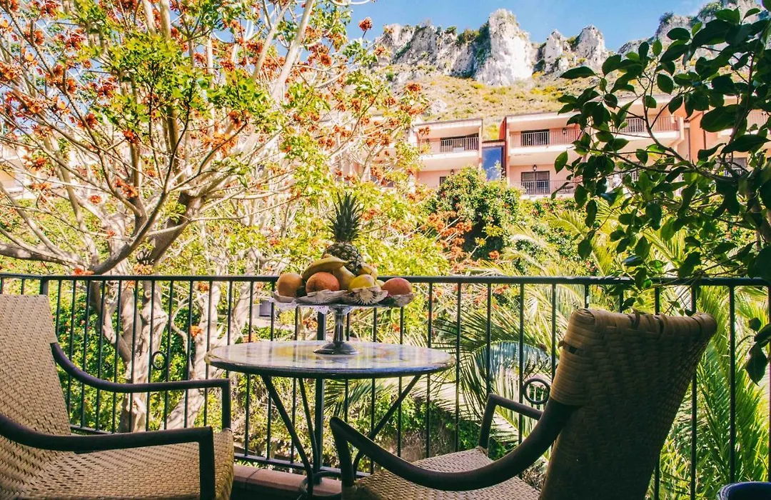 Capo Dei Greci Hotel Resort And Spa-1