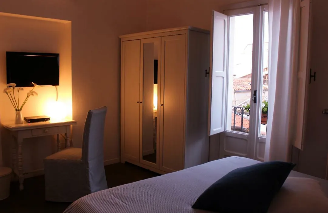 Azzurro B&B-1