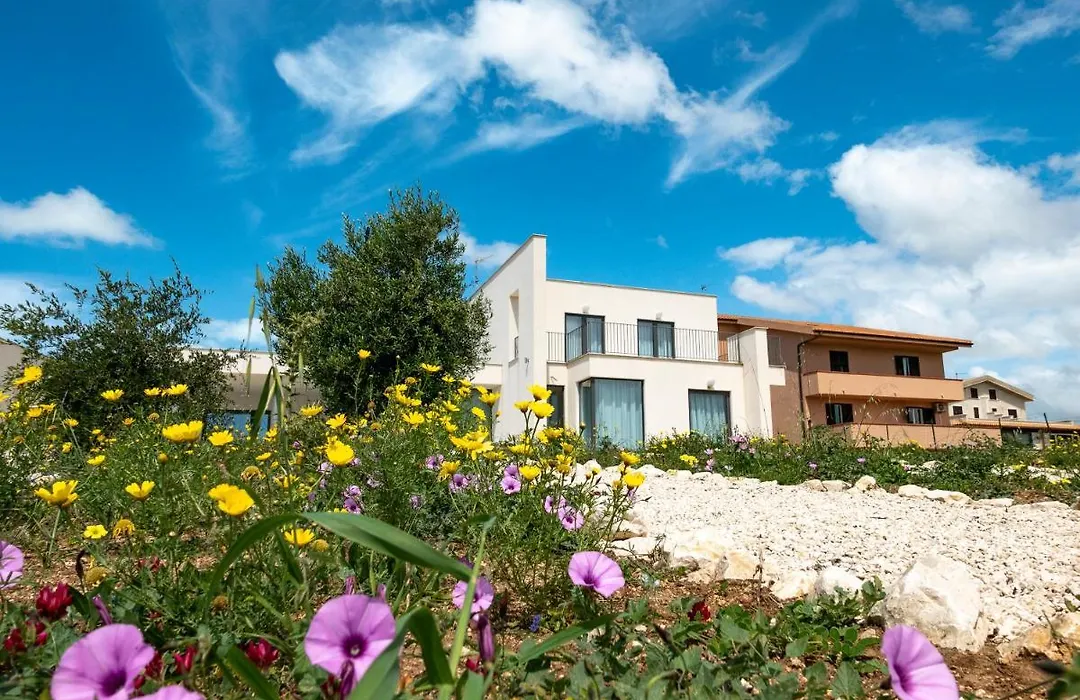 Villa Martorana, Camere e Appartamenti-1