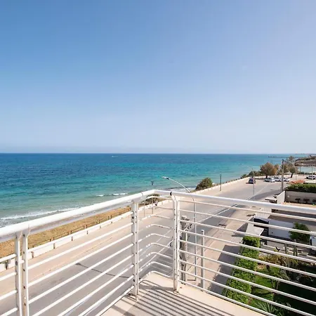 White Apartments & Spa-3