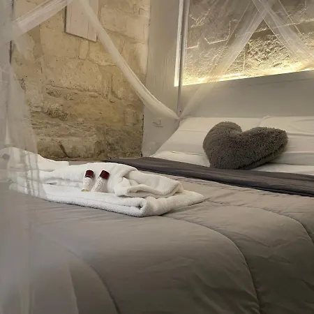 Siricyaus Luxury Room-3