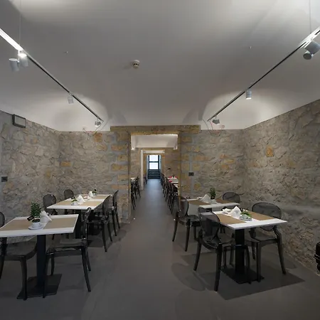 Hotel Tonic-2