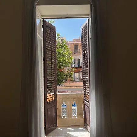 Nowhere Rooms-2