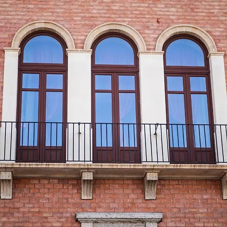 Central Gallery Rooms- Palazzo D'Ali' Staiti XIX-2