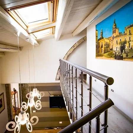 Abraxia B&B-2