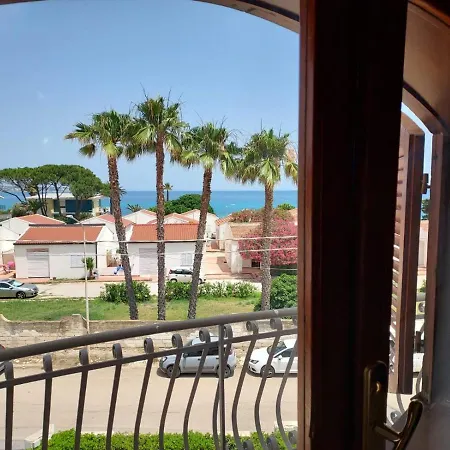 Arenella Beach Rooms-2