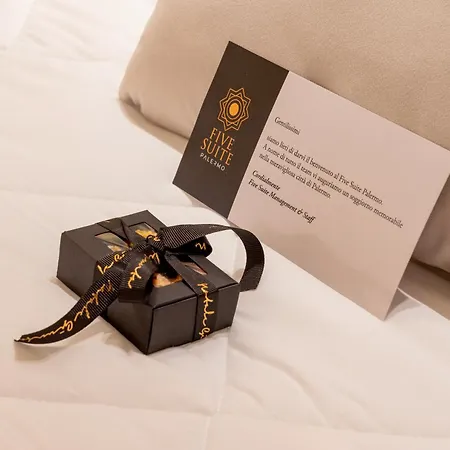 Five Suite Palermo Politeama- Luxury B&B & Jacuzzi-3