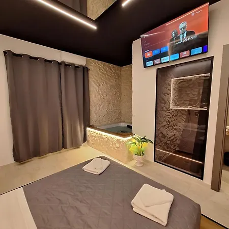Dark & Light Rooms & Luxury Suites-3