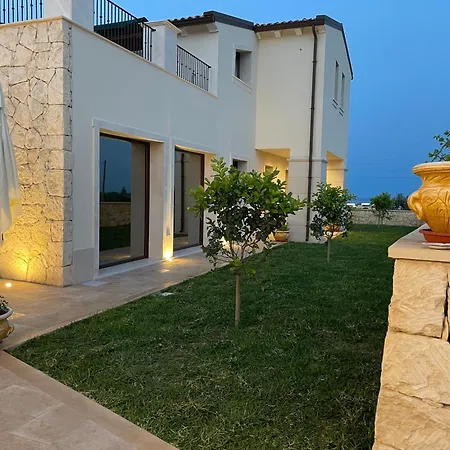 Villa Carmiano B&B Luxury Bedrooms In Avola In The Province Of Syracuse With Room With Swimming Pool-3