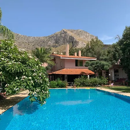 Villa Megna - Green Paradise B&B-3