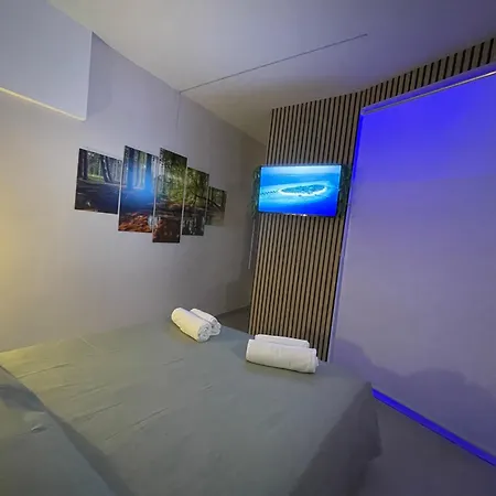 Jungle Room-3